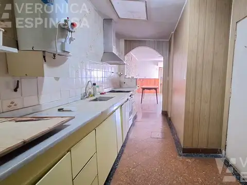 Casa en Venta con 4 cocheras