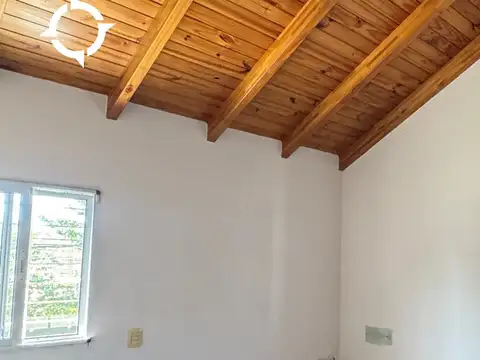 Casa 5 ambientes con 1 baño