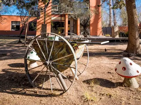 Casa 6 ambientes con 2 baños