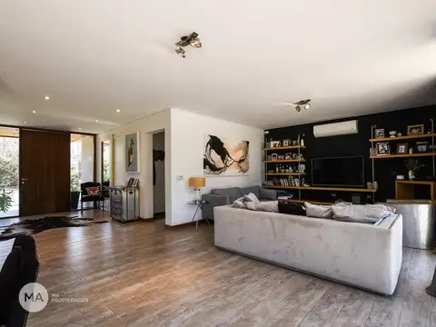 Casa en Venta en Funes, USD 945.000