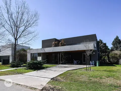 Casa 4 dormitorios - Kentucky Club de Campo - Funes | Venta