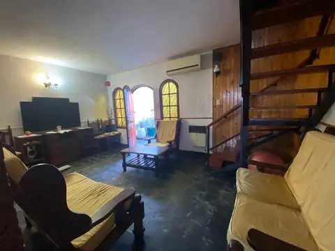 Casa 5 ambientes con 3 baños