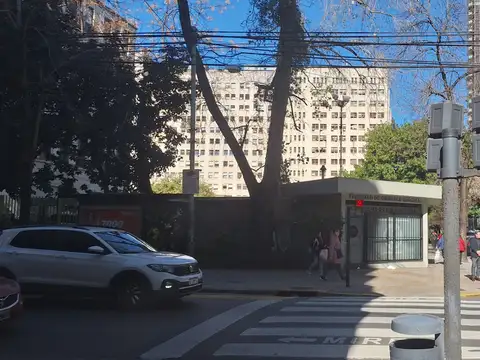 Dos AMBIENTES estratégica ubicación.  Apto profesional