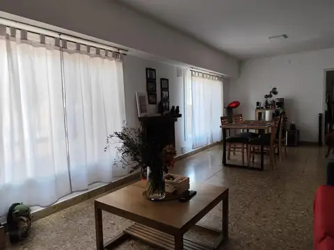 Casa 5 ambientes con 1 baño