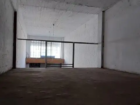 Local en Alquiler en Isidro Casanova, $ 750.000