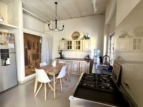 Casa 2 ambientes con 2 baños