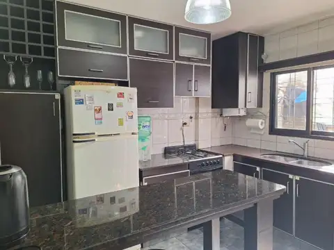 Depto Tipo Casa en Venta con 1 cocheras