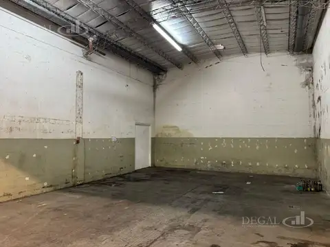 Galpon en Alquiler en Parque Chas, $ 7.500.000