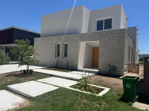 ITALIA BARRIO LAGUNA GRANDE  al 5000