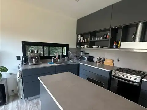 Casa en Venta con 4 cocheras