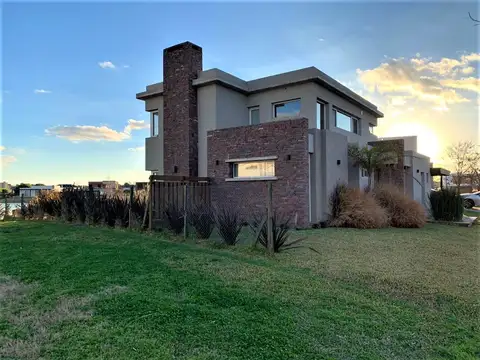 Casa en Venta en El Canton - Norte, USD 600.000