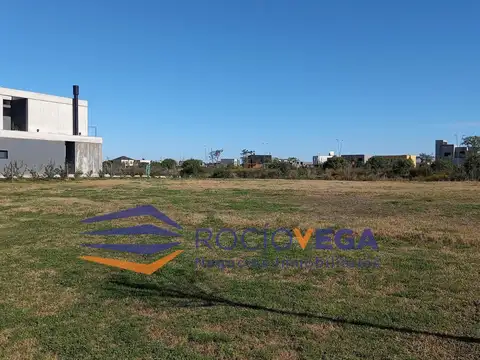 Venta  lote al agua en Barrio Costas, Puertos del Lago, Escobar