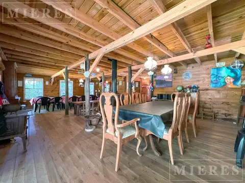 Casa en venta sobre el río Luján en frente a Paseo Victorica