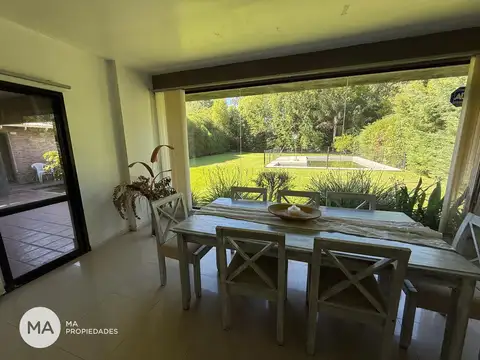 Casa en Alquiler con 5 cocheras