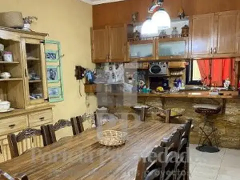 Casa 5 ambientes con 3 baños