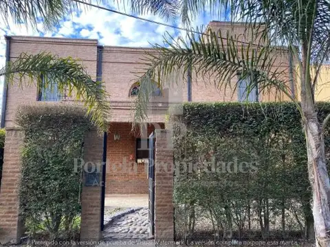 CASA DE 5 AMBIENTES EN VILLA UDAONDO