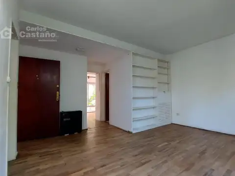 Exc. Zona del Bajo de Vte. López, 2 Amb. al Contrafrente, 2º Piso por Escalera, Muy Luminoso