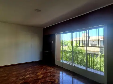 Departamento en Alquiler de 6 ambientes