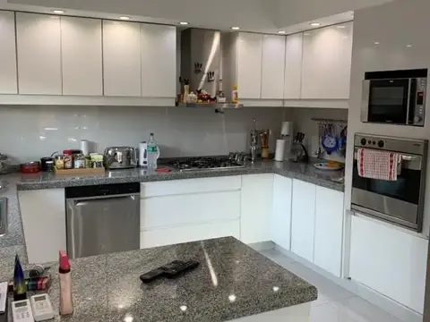 Casa 7 ambientes con 3 baños