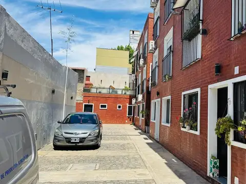 Casa en venta - 3 Dormitorios 2 Baños - Barracas