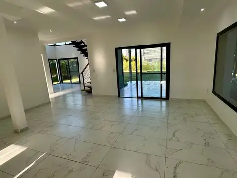 Casa en Venta al Este