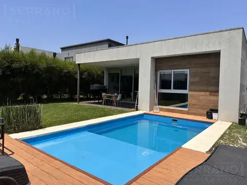 Casa en venta de 3 ambientes con jardín y pileta en Vila Marina 1, Villanueva. Tigre