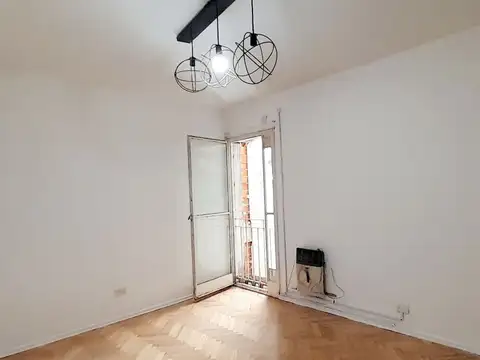 Venta amplio Departamento Dos Ambientes, Ideal Inversión!