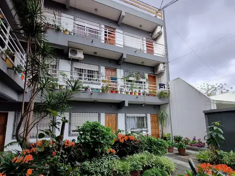 Alquiler de departamento 2 ambientes. Moron
