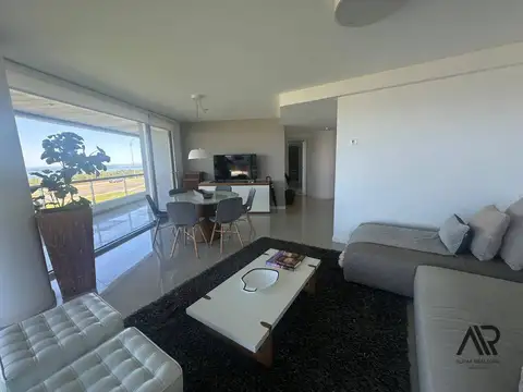 Departamento 4 ambientes con 4 baños