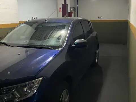 VENTA COCHERA EXCELENTE UBICACIÓN EN FLORES