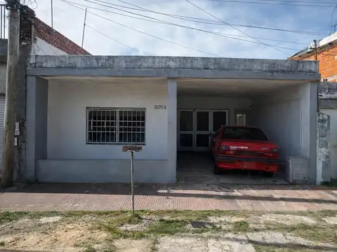 VENTA CASA RECICLADA  2 DORMITORIOS LAS DELICIAS