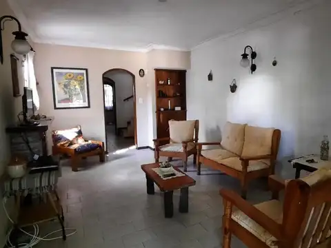 Casa 3 ambientes con 2 baños