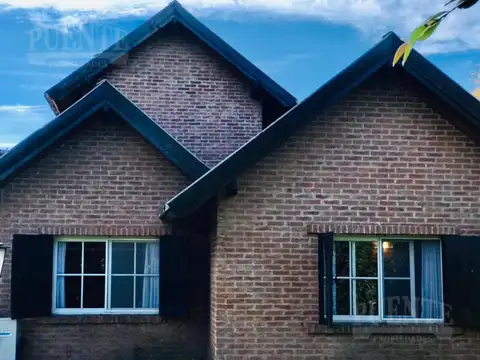 Casa 5 ambientes con 3 baños