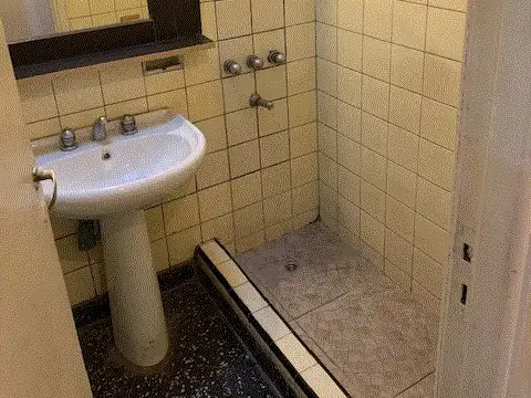 PH al frente. Entrada Independiente.