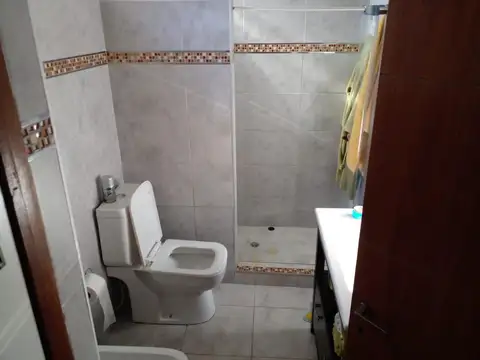 Casa 2 ambientes con 1 baño