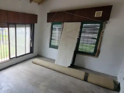 Casa 4 ambientes con 1 baño