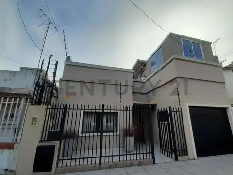 Casa 4 ambientes en venta Florida Oeste