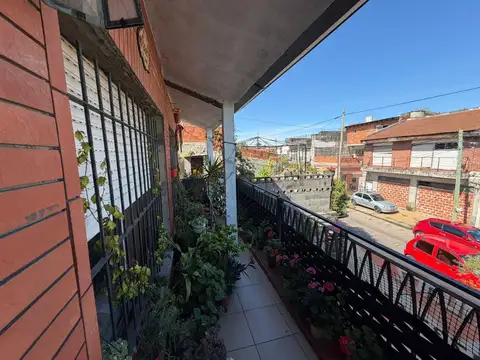 VENTA EXCELENTE CASA EN BOULOGNE DE 3 AMBIENTES