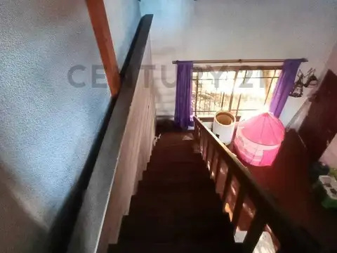 Venta casa 3 ambientes con cochera y fondo libre  Bernal Oeste,Partido de Quilmes.APTO CREDITO