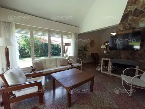 Casa en Alquiler Temporal en Playa Mansa, USD 9.000