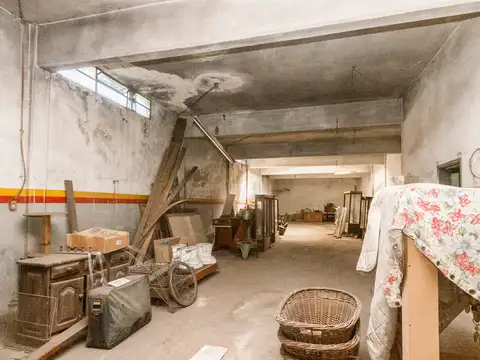 VENTA GALPÓN CON PH 4 AMB Y QUINCHO PLANTA ALTA