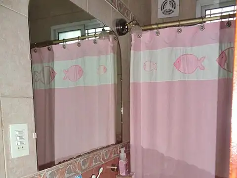 VENTA CASA 3 AMBIENTES EN VILLA ADELINA