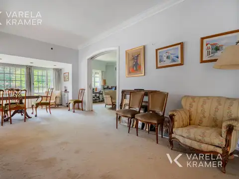 Casa en Venta con 3 cocheras