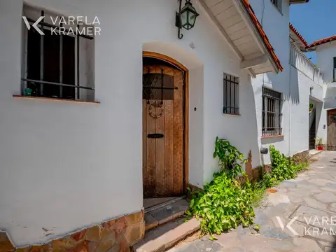 Casa 5 ambientes con 3 baños