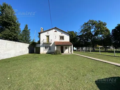 Casa 5 ambientes con 2 baños