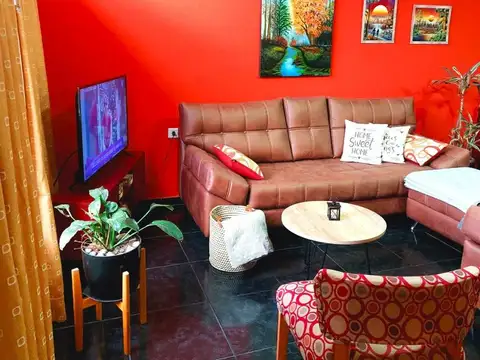 Iriondo 3800, Casa inmensa mas departamento. 4 dormitorios.