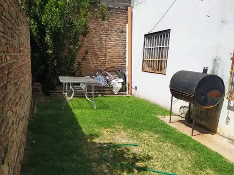 Casa de pasillo en venta en Rosario 2 dormitorios