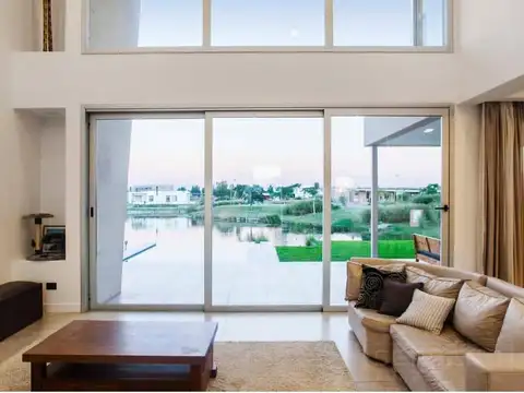 Venta Casa al agua en Muelles, Puertos. Escobar