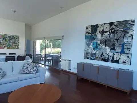 Casa en Venta en Puerto Roldan, USD 299.000