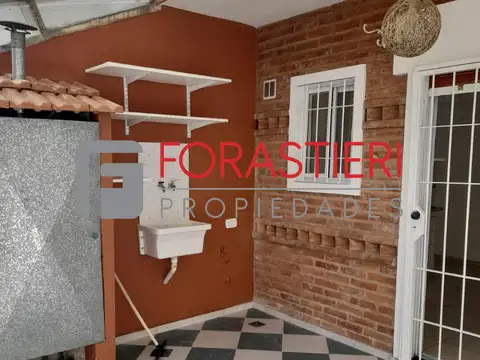Depto Tipo Casa en Alquiler de 3 ambientes